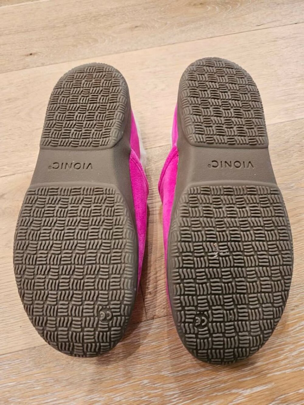 Very Cute Womens Vionic Clare Faux Fur Slippers - Fuchsia Hot Pink - Picture 4 of 4